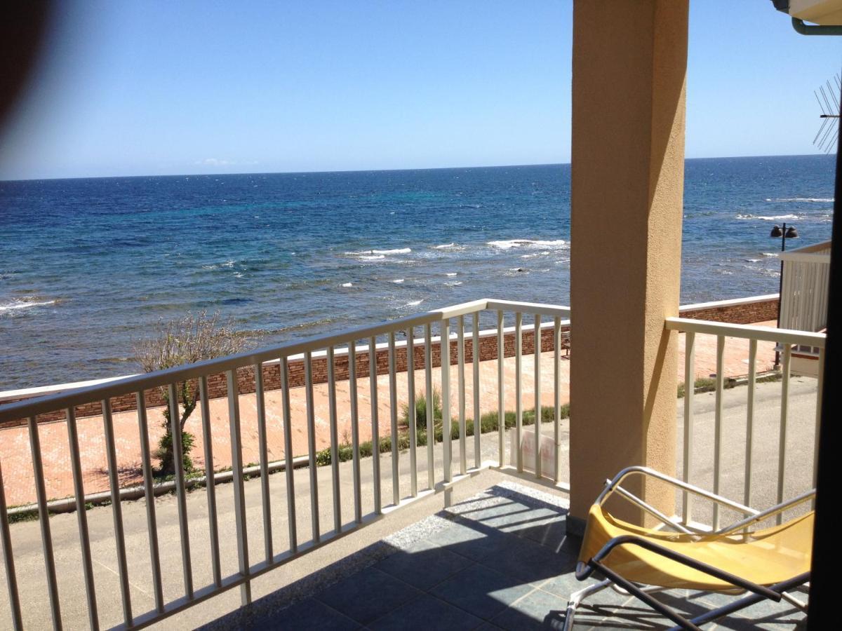 Вилла Casa Con Terrazza Fronte Mare Санта-Лючия Экстерьер фото